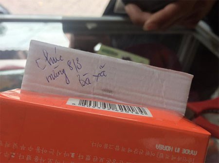 Xúc động món quà ông chú