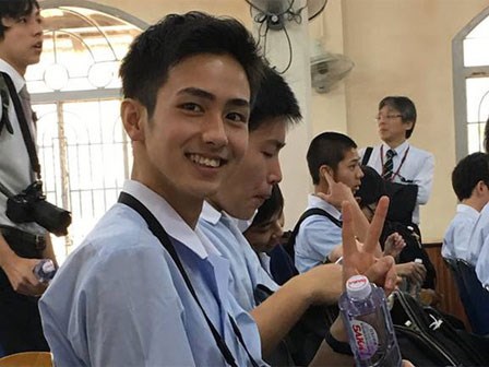 Nam sinh 16 tuổi và khoảnh khắc trong lớp