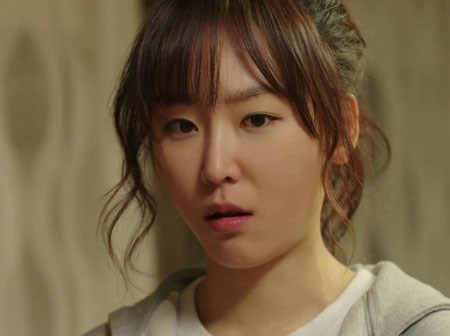 Tâm ý thực sự của mẹ chồng luôn miệng giục con dâu dành tiền mua vàng để cất hộ