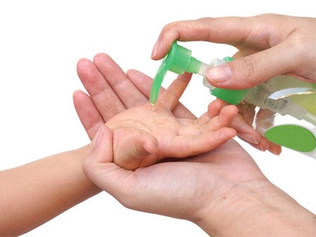 Nước rửa tay khô - các chuyên gia gọi đây là món đồ chơi có khả năng gây tử vong cho trẻ