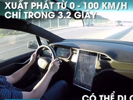 SUV tăng tốc nhanh nhất thế giới - Tesla Model X
