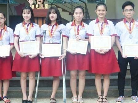 Nữ sinh bị cưa chân oan đỗ đại học, thực hiện được tâm nguyện-1