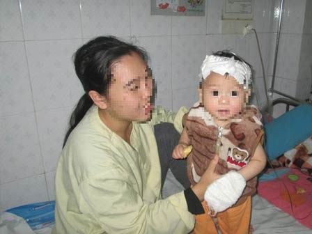 Bi kịch người mẹ lấy chồng từ thuở 14 : Nỗi đau làm