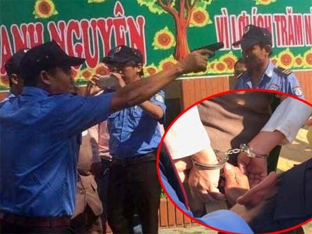 Chủ trường đòi tự thiêu trước khi bị bảo vệ còng tay, chĩa súng