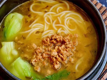 Bữa sáng mà ăn bún thịt băm thì vừa nhanh lại vừa ngon