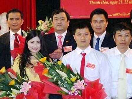 “Hot Girl” và chuyện những tay “lái lụa” trên… quan trường