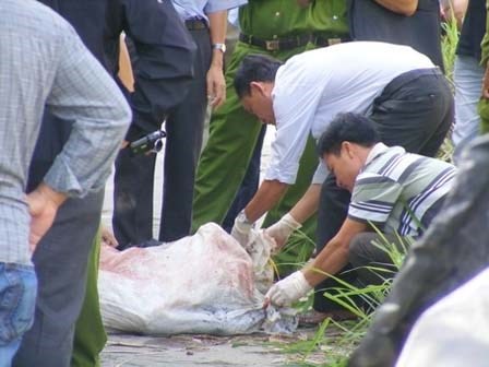 Phát hiện thi thể người trong bao nilon gần địa điểm cô gái xăm hoa hồng bị giết