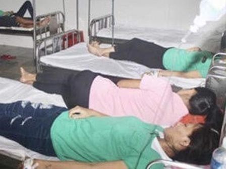 Quảng Ngãi: 21 người ngộ độc vì ăn bánh mì