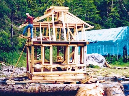 20 năm hì hục xây nhà trên sông, kết quả của hai vợ chồng khiến ai cũng bất ngờ