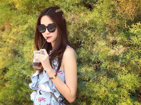 Đặng Thu Thảo lại khiến người hâm mộ mê mẩn khi diện váy giá rẻ