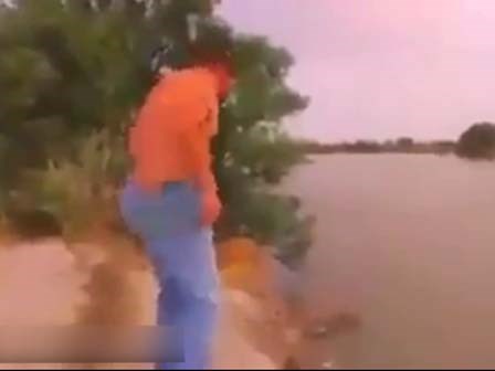 Clip hài: Khi thanh niên đi tắm và cái kết tê tái