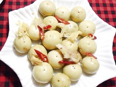 Ăn cơm chan canh với cà muối ngon miệng thật nhưng cần hết sức cẩn trọng!