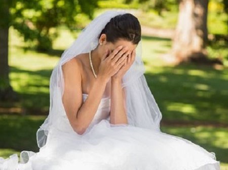 Hoảng hồn khi bạn của chồng đến vui tân hôn và những trò đùa không thể tưởng
