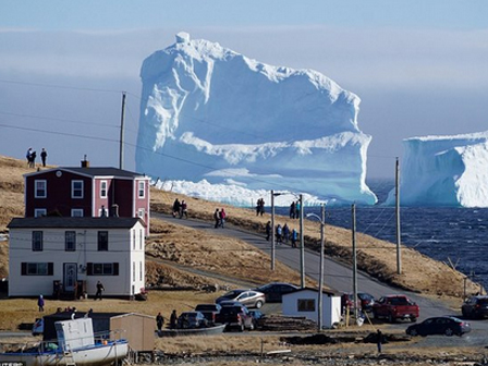 Núi băng khổng lồ đổ sầm ở Chile-1