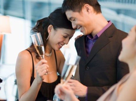 Đàn ông tán gái theo cách này, phụ nữ chớ dại nhận lời yêu