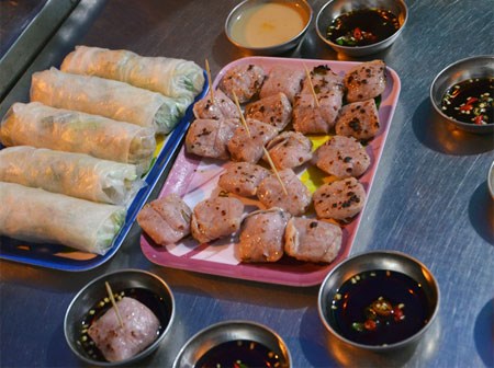 Đi Quy Nhơn muốn ăn ngon thì nhớ ghé những địa chỉ ăn uống tiếng tăm này!