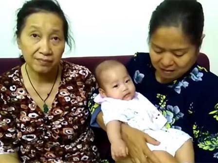 Hà Nội: Bé gái 6 tháng tuổi bị bỏ rơi ở tầng 9 chung cư