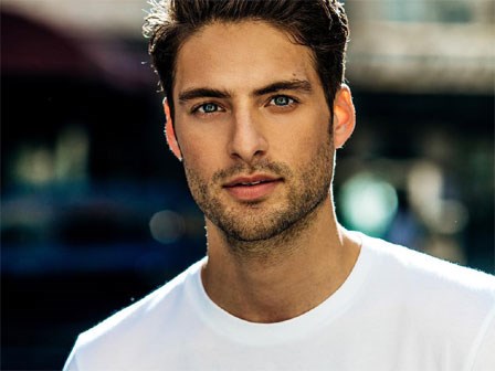 Các cô nàng đổ 'rầm rầm' với 5 giây 'thả thính' của anh chàng này