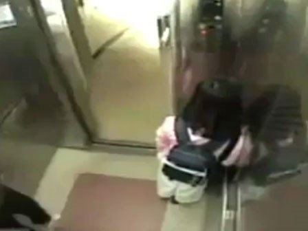 Clip hài: Kẻ cướp gặp 'thỏ non'