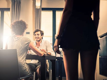 Một người đàn ông yêu bạn thật lòng tuyệt đối không làm điều này với cô gái khác