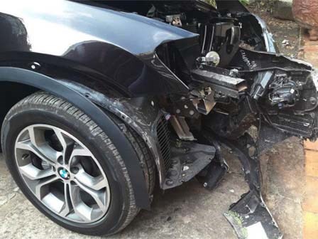 Xe BMW đâm gốc me, Chủ tịch huyện Côn Đảo tử vong