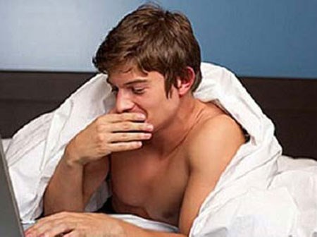 Hành động lén lút của người chồng tốt khiến tôi sốc nặng