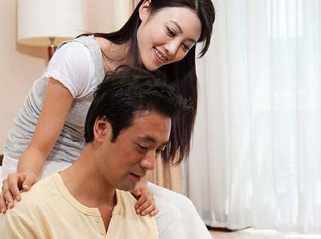 Bất chấp cha mẹ phản đối, họ hàng chê bai, em vẫn cưới người đàn ông xấu xí là anh