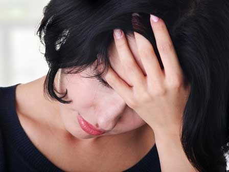 Mỗi lần tôi không cho chồng chạm vào người là đêm đó anh tự hành hạ, gây thương tích cho bản thân