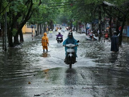 Hôm nay Bắc Bộ mưa dông, đề phòng tố lốc, mưa đá