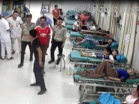 Người nhà bệnh nhân nổ súng uy hiếp bác sĩ ở Phú Thọ