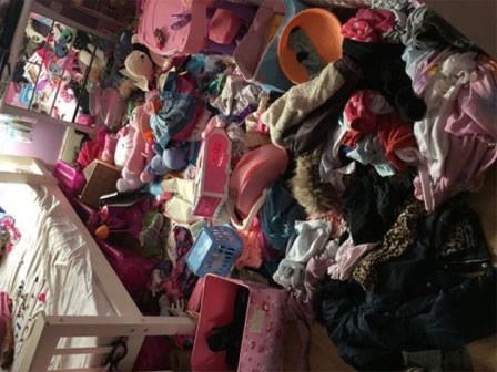 Hai chị em giật giải cuộc thi “Phòng ngủ lộn xộn nhất nước Anh”