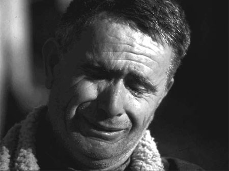 Cãi nhau suốt 20 năm trời, người đàn ông quyết tâm ly hôn nhưng “muốn hóa điên” khi biết bí mật của vợ