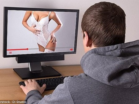 Mối nguy hiểm khi nam giới thường xuyên xem phim khiêu dâm