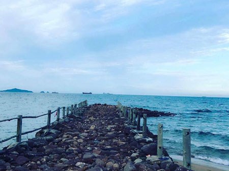 Bãi Đông - Bãi biển vừa đẹp vừa hoang sơ