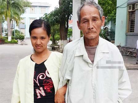 Cuộc sống hạnh phúc của cặp vợ chồng chênh nhau 43 tuổi tại Hà Nam