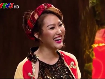 Việt Hương toát mồ hôi khi nghe Phi Thanh Vân hát dân ca