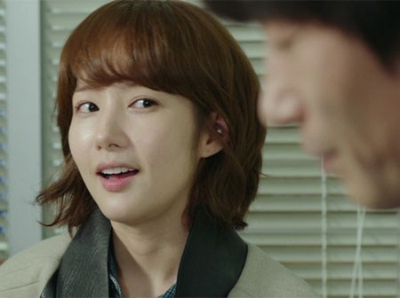 Cô bạn cũ có thói ghen ăn tức ở 2 lần chen chân vào chuyện tình cảm của bạn