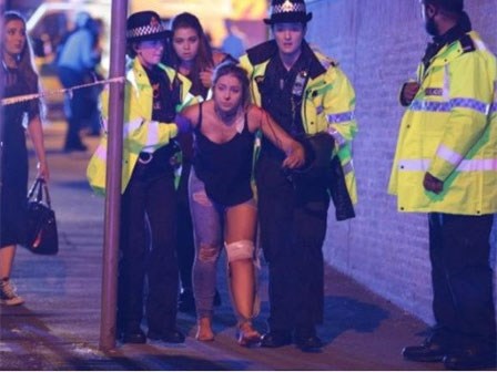 Nổ lớn ở sân vận động Manchester, khiến ít nhất 70 người thương vong