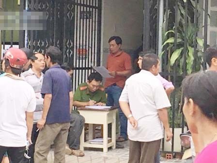 Phá cửa xông vào phòng trọ, vợ phát hiện chồng tử vong