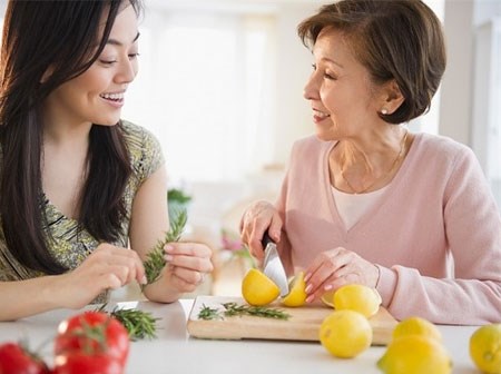 Những chiêu cực đỉnh chinh phục mẹ chồng khó tính như mẹ chồng Vân trong 