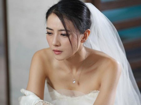 Tin “sét đánh” khiến cô dâu tái mét mặt trước giờ lên xe hoa