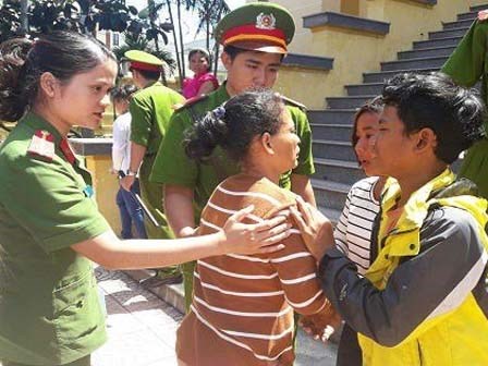 Thương chị gái, cô sinh viên sư phạm chung tay giết anh rể