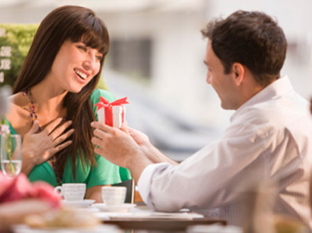 Nhận nhẫn cầu hôn mấy chục triệu, chỉ 2 tuần sau, bạn gái đòi chia tay rồi lặn mất hút-4