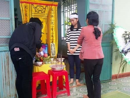 Khăn tang nhuộm trắng xóm nghèo có 4 học sinh đuối nước