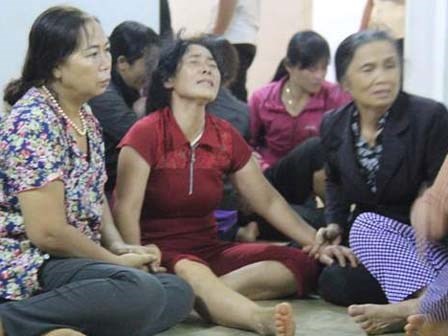 Đám tang 4 học sinh đuối nước ở Gia Lai: Bố còn nợ con một buổi đi chơi