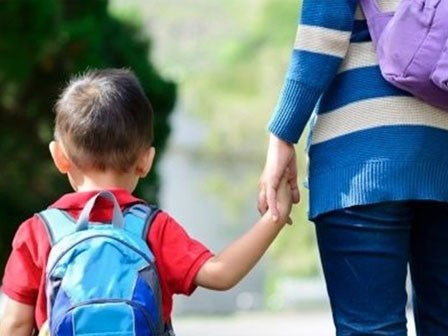 Con khóc lóc đi học mỗi ngày, giải pháp của bố mẹ đây