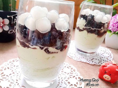 Kem tươi trà xanh đậu đen hấp dẫn, cắn một miếng, mát lịm tim