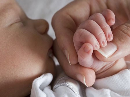 Bác sĩ bị cáo buộc dùng tinh trùng của mình để thụ tinh cho hàng chục bệnh nhân ở Hà Lan