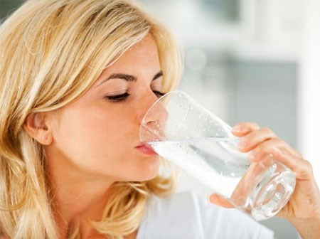 Uống nước lọc chuẩn cách này, cân giảm ầm ầm không cần ăn kiêng