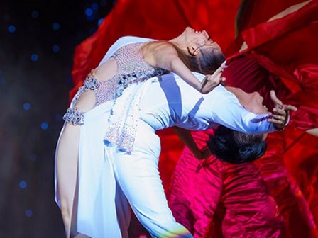 Liveshow Khánh Thi 25 năm: Khánh Thi ôm Chí Anh, Phan Hiển khóc